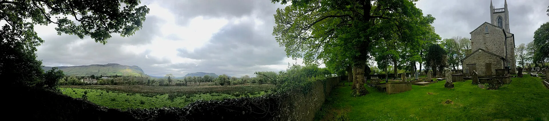 Drumcliffe church and Ben Bulben (panorama)